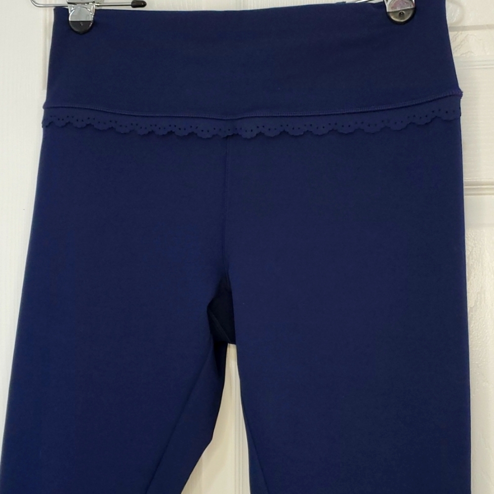 NWOT CORE 10 NAVY HIGH WAISTED LARGE CAPRI LEGGINGS
